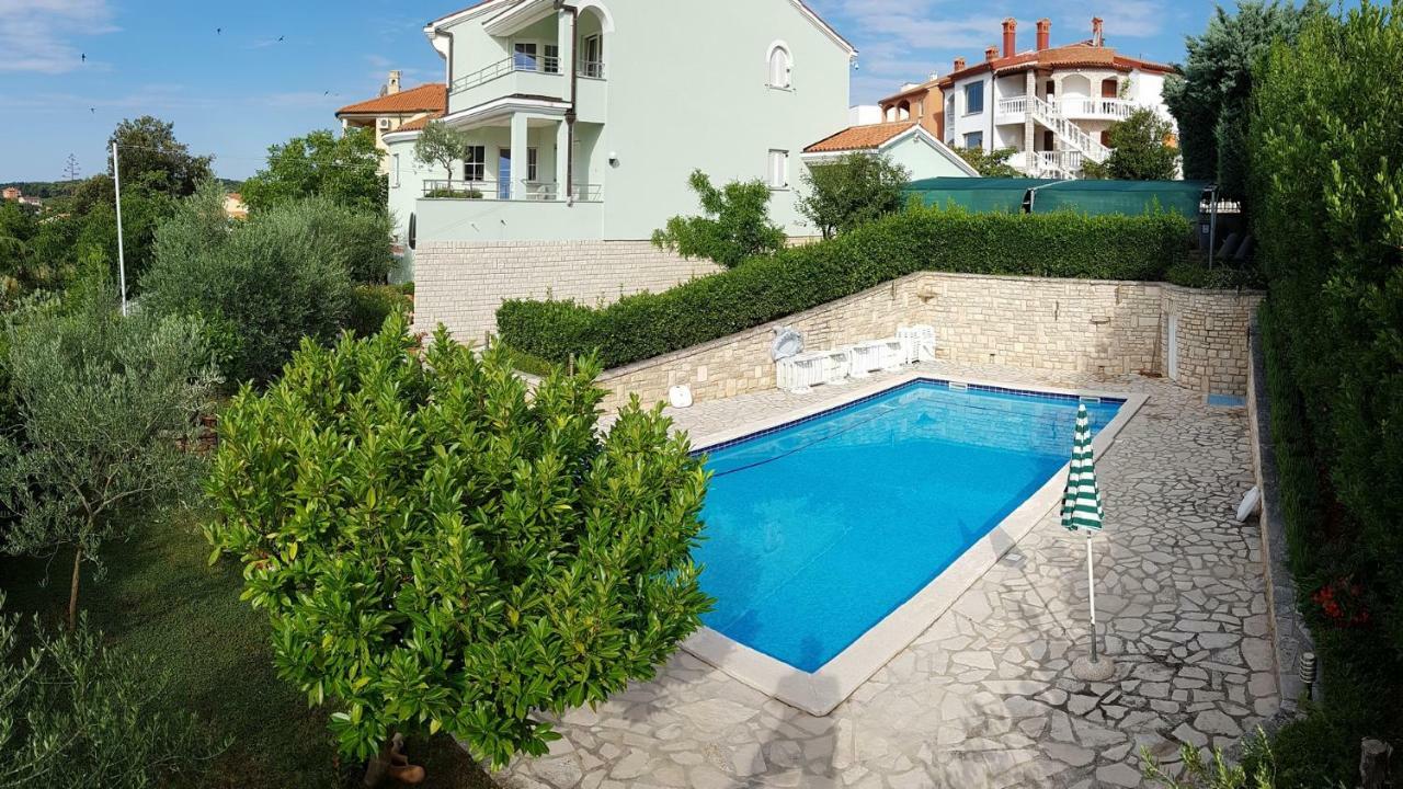 Villa Noela Pula Bagian luar foto
