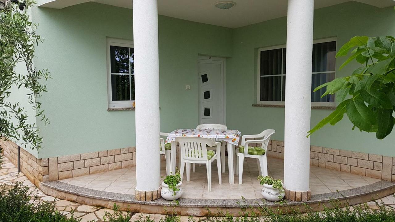 Villa Noela Pula Bagian luar foto