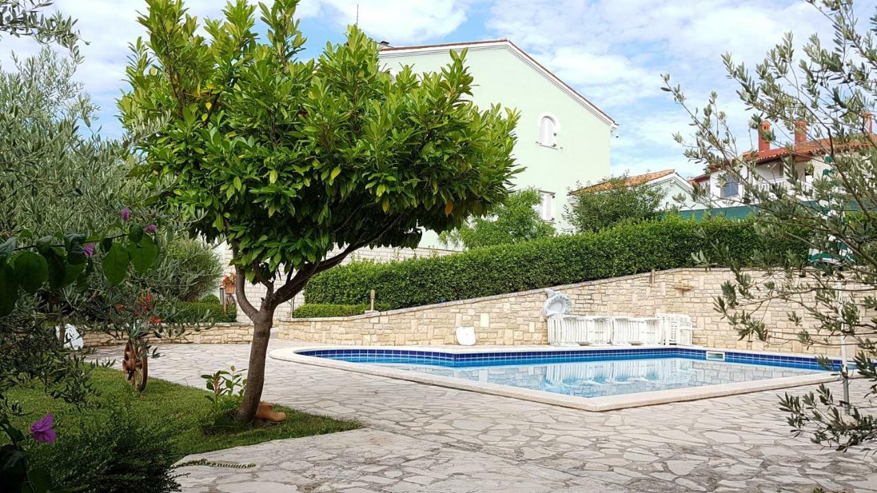 Villa Noela Pula Bagian luar foto
