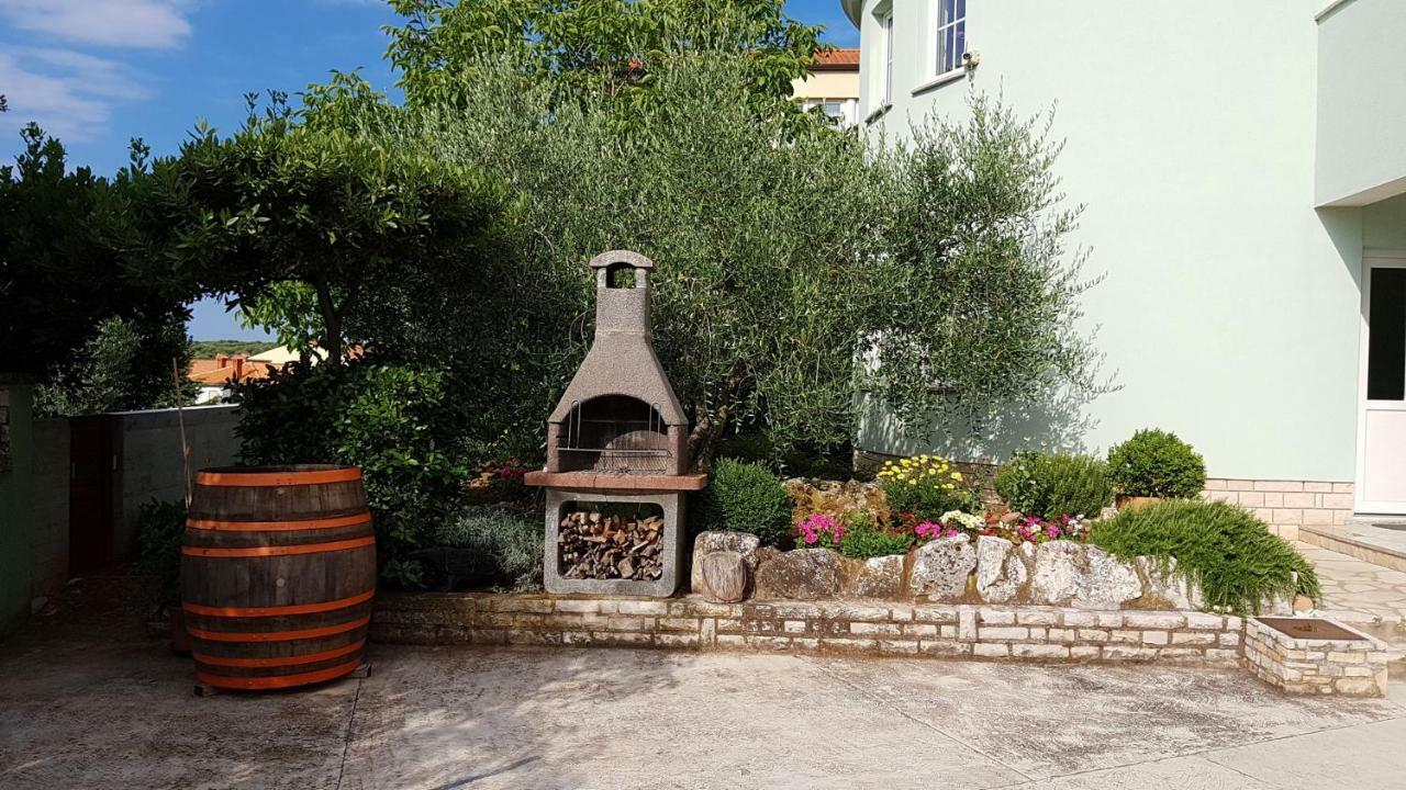 Villa Noela Pula Bagian luar foto